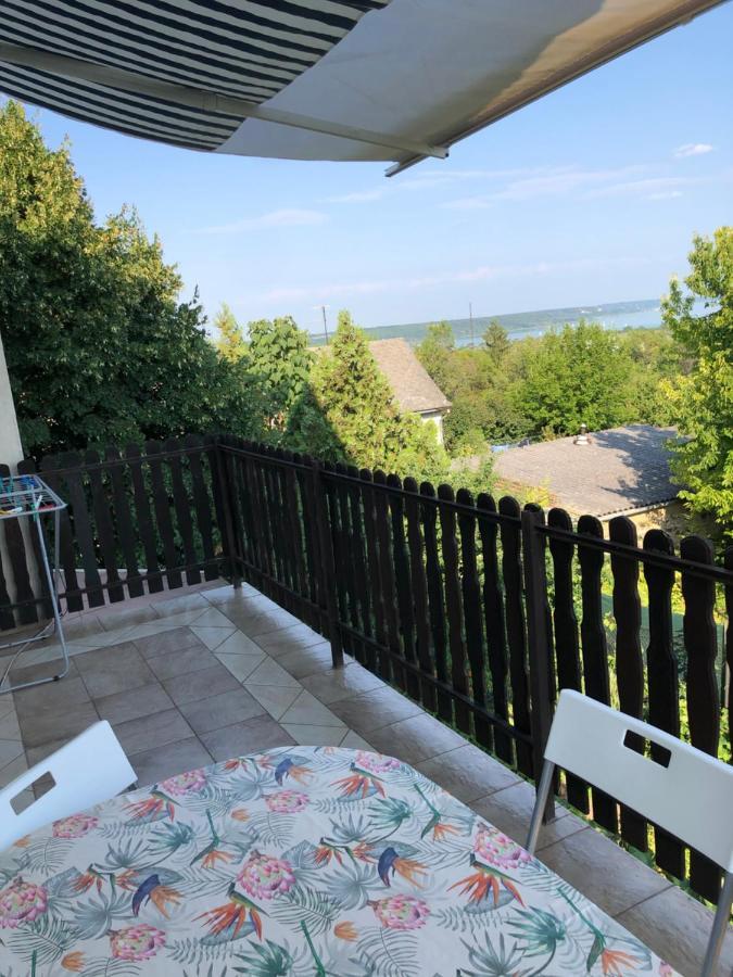 BalatonalmádiApartman 4.アパートメント エクステリア 写真